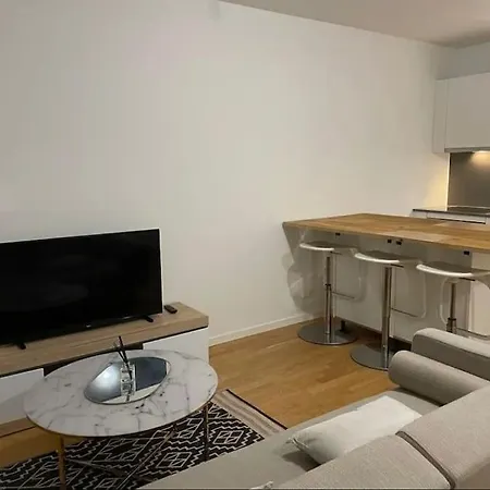 Apartment Spacieux Proche De Lausanne